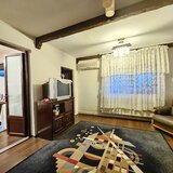 Laminorului, casa de vanzare, parter + pod, 124 mp, curte, parcare